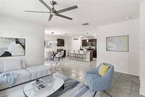 House in Plant City, Florida 4 bedrooms, 171.5 sq.m. № 2208461 - photo 6