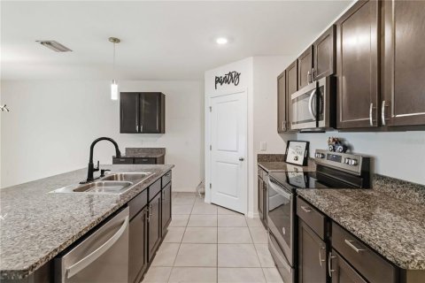 House in Plant City, Florida 4 bedrooms, 171.5 sq.m. № 2208461 - photo 4
