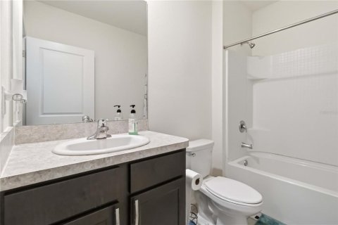 House in Plant City, Florida 4 bedrooms, 171.5 sq.m. № 2208461 - photo 20