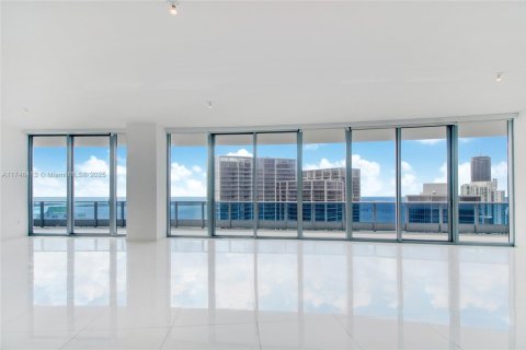 Copropriété à vendre à Miami, Floride: 3 chambres, 283.82 m2 № 1985311 - photo 3