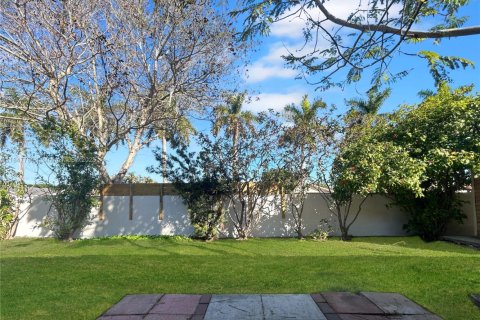 House in Miami, Florida 4 bedrooms, 191.19 sq.m. № 1848375 - photo 30
