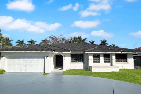 House in Miami, Florida 4 bedrooms, 191.19 sq.m. № 1848375 - photo 2
