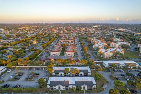 Appartement à louer à Hialeah, Floride: 2 chambres, 80.82 m2 № 1964320 - photo 5