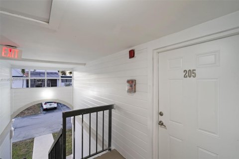 Appartement à louer à Hialeah, Floride: 2 chambres, 80.82 m2 № 1964320 - photo 17