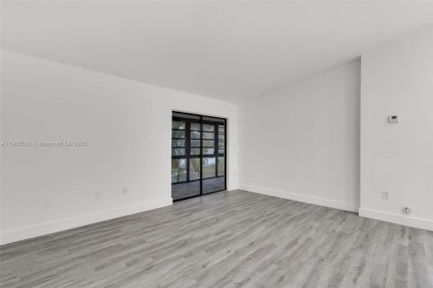 Appartement à louer à Hialeah, Floride: 2 chambres, 80.82 m2 № 1964320 - photo 18