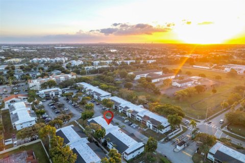 Appartement à louer à Hialeah, Floride: 2 chambres, 80.82 m2 № 1964320 - photo 8
