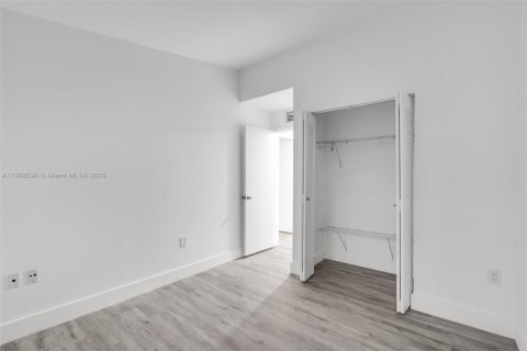 Appartement à louer à Hialeah, Floride: 2 chambres, 80.82 m2 № 1964320 - photo 25