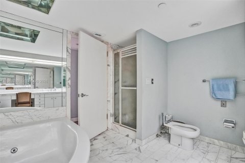 Condominio en venta en Aventura, Florida, 2 dormitorios, 177.44 m2 № 2033431 - foto 14