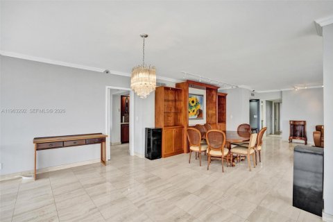 Condominio en venta en Aventura, Florida, 2 dormitorios, 177.44 m2 № 2033431 - foto 19