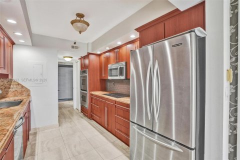 Condominio en venta en Aventura, Florida, 2 dormitorios, 177.44 m2 № 2033431 - foto 8