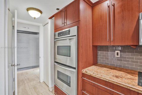Condominio en venta en Aventura, Florida, 2 dormitorios, 177.44 m2 № 2033431 - foto 10