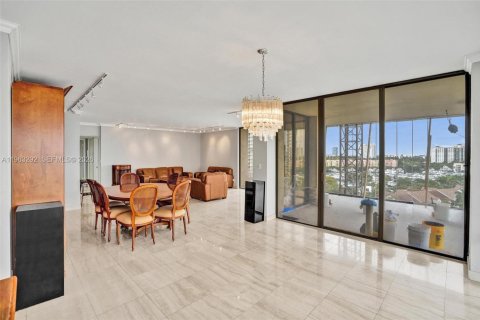 Condominio en venta en Aventura, Florida, 2 dormitorios, 177.44 m2 № 2033431 - foto 20