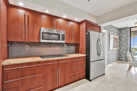 Condominio en venta en Aventura, Florida, 2 dormitorios, 177.44 m2 № 2033431 - foto 11