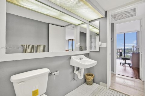 Condominio en venta en Aventura, Florida, 2 dormitorios, 177.44 m2 № 2033431 - foto 23