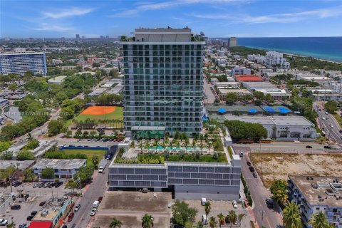 Condominio en venta en Miami Beach, Florida, 2 dormitorios, 74.51 m2 № 2077222 - foto 4