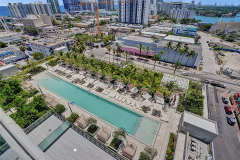 Condominio en venta en Miami Beach, Florida, 2 dormitorios, 74.51 m2 № 2077222 - foto 18