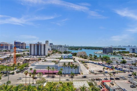 Condominio en venta en Miami Beach, Florida, 2 dormitorios, 74.51 m2 № 2077222 - foto 16