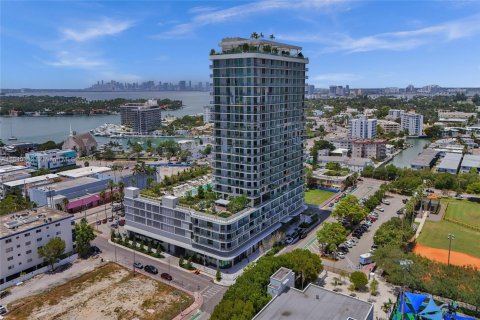 Condominio en venta en Miami Beach, Florida, 2 dormitorios, 74.51 m2 № 2077222 - foto 3