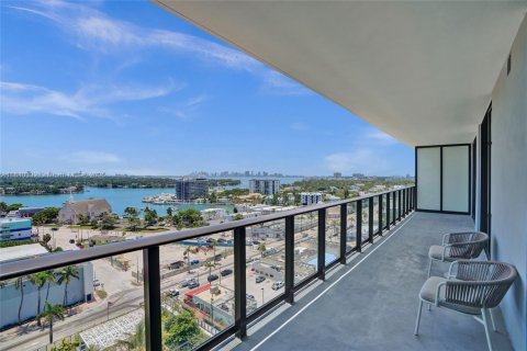 Condominio en venta en Miami Beach, Florida, 2 dormitorios, 74.51 m2 № 2077222 - foto 21
