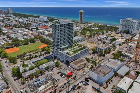 Condominio en venta en Miami Beach, Florida, 2 dormitorios, 74.51 m2 № 2077222 - foto 10