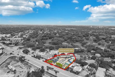 Commercial property in North Miami Beach, Florida № 1315941 - photo 2