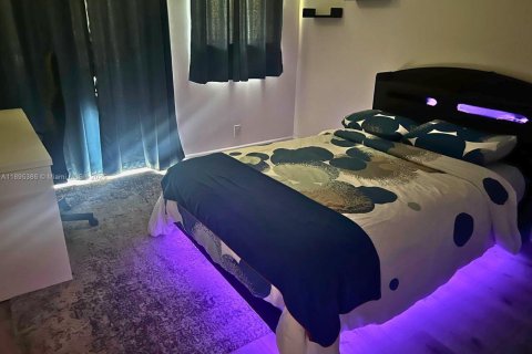 Снять в аренду кондоминиум в Ки-Бискейн, Флорида 2 спальни, 124.02м2, № 1947627 - фото 7