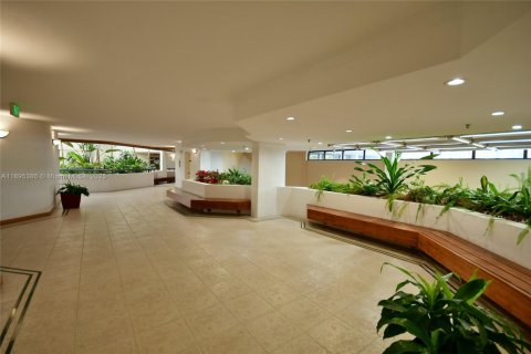 Снять в аренду кондоминиум в Ки-Бискейн, Флорида 2 спальни, 124.02м2, № 1947627 - фото 22