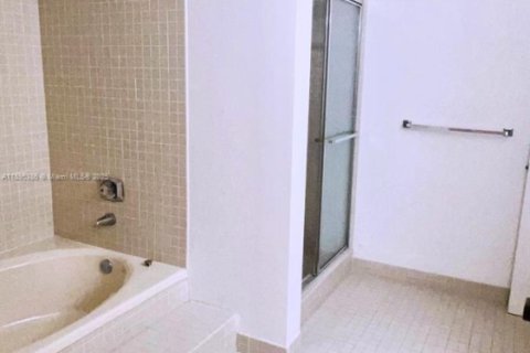 Снять в аренду кондоминиум в Ки-Бискейн, Флорида 2 спальни, 124.02м2, № 1947627 - фото 6