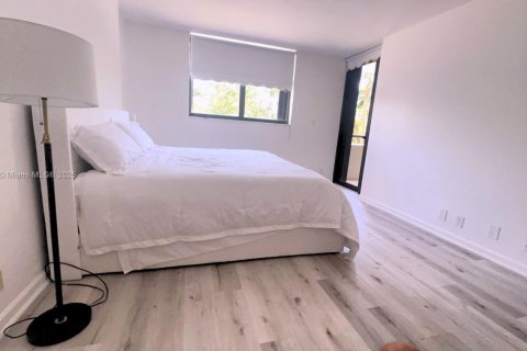 Снять в аренду кондоминиум в Ки-Бискейн, Флорида 2 спальни, 124.02м2, № 1947627 - фото 4