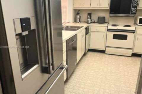 Снять в аренду кондоминиум в Ки-Бискейн, Флорида 2 спальни, 124.02м2, № 1947627 - фото 12