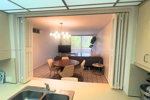 Снять в аренду кондоминиум в Ки-Бискейн, Флорида 2 спальни, 124.02м2, № 1947627 - фото 10