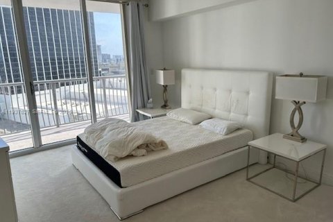 Condominio en alquiler en Miami, Florida, 1 dormitorio, 73.49 m2 № 1995531 - foto 11
