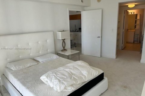 Condominio en alquiler en Miami, Florida, 1 dormitorio, 73.49 m2 № 1995531 - foto 12