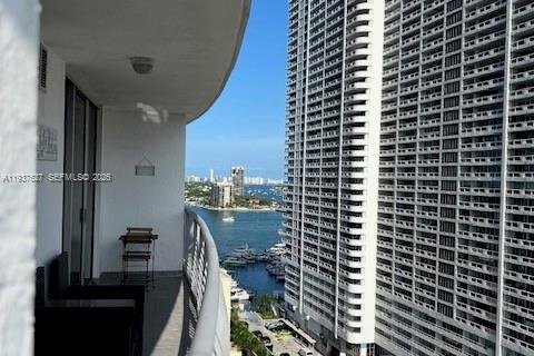 Condominio en alquiler en Miami, Florida, 1 dormitorio, 73.49 m2 № 1995531 - foto 19