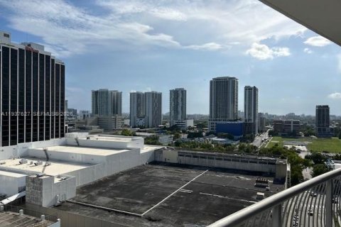 Condominio en alquiler en Miami, Florida, 1 dormitorio, 73.49 m2 № 1995531 - foto 20