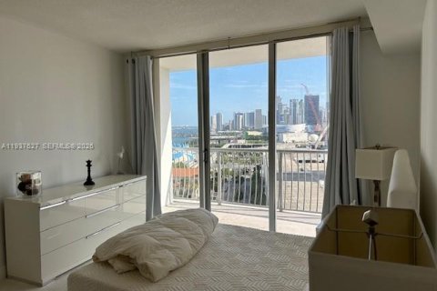Condominio en alquiler en Miami, Florida, 1 dormitorio, 73.49 m2 № 1995531 - foto 8