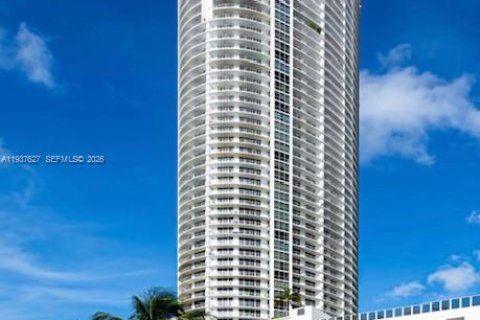 Condominio en Miami, Florida, 1 dormitorio  № 1995531