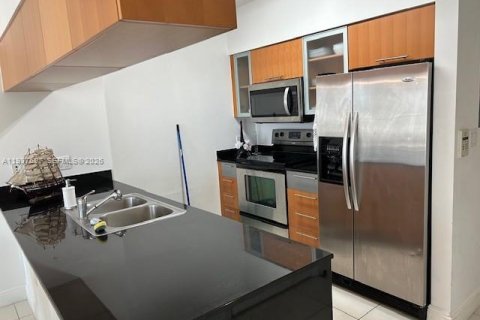 Condominio en alquiler en Miami, Florida, 1 dormitorio, 73.49 m2 № 1995531 - foto 5