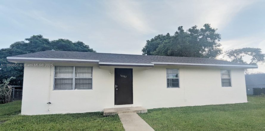 House in Homestead, Florida 3 bedrooms, 101.91 sq.m. № 1951252