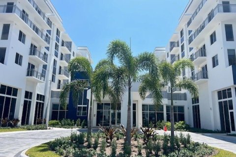 Apartamento en alquiler en West Palm Beach, Florida, 2 dormitorios, 99.5 m2 № 1178300 - foto 1