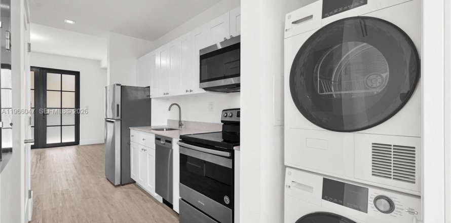 Condominio en Davie, Florida, 1 dormitorio  № 2027868