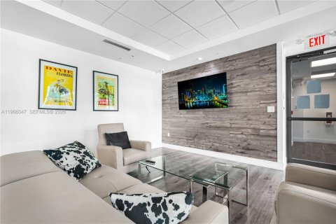 Condominio en alquiler en Davie, Florida, 1 dormitorio, 37.9 m2 № 2027868 - foto 19