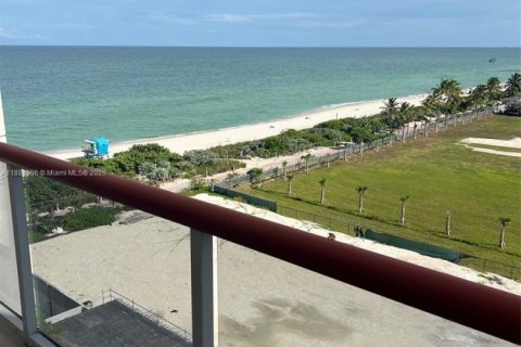 Condo in Miami Beach, Florida, 2 bedrooms  № 1922403 - photo 3