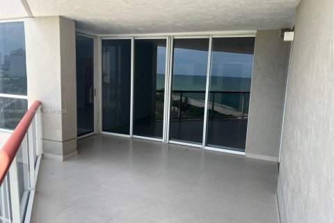 Condo in Miami Beach, Florida, 2 bedrooms  № 1922403 - photo 4