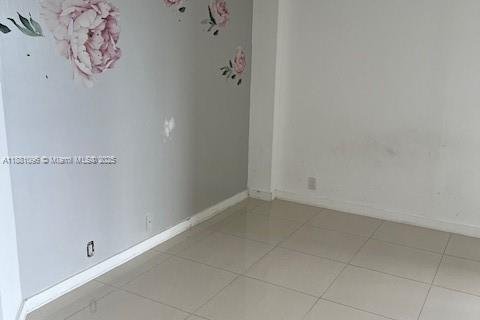 Condo in Miami Beach, Florida, 2 bedrooms  № 1922403 - photo 17