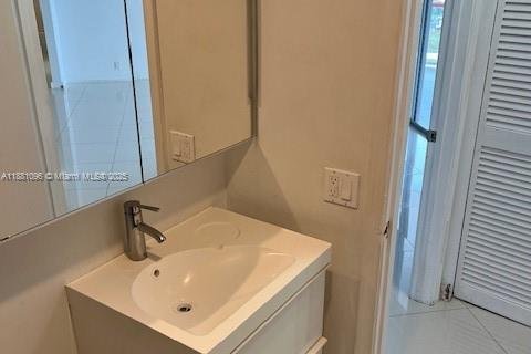 Condo in Miami Beach, Florida, 2 bedrooms  № 1922403 - photo 16