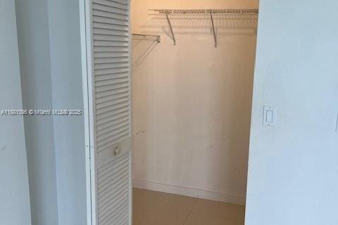 Condo in Miami Beach, Florida, 2 bedrooms  № 1922403 - photo 22