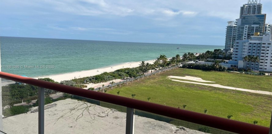 Condo in Miami Beach, Florida, 2 bedrooms  № 1922403