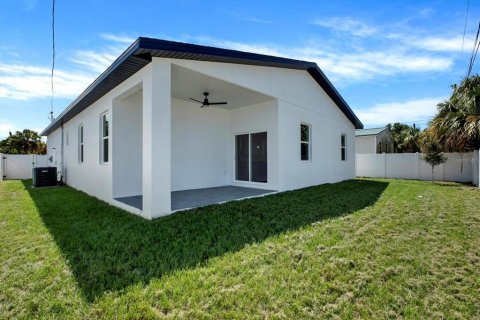 Купить виллу или дом в Пинеллас-Парк, Флорида 9 комнат, 157.93м2, № 1905084 - фото 29