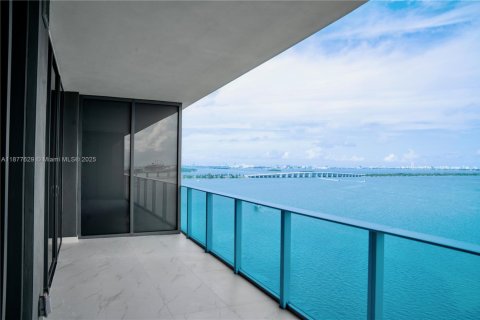 Condo in Miami, Florida, 1 bedroom  № 1945383 - photo 17